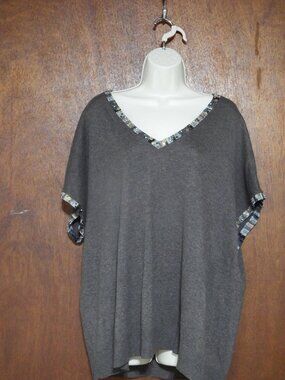 Grey short sleeve sweater with sequin accent, Size 2X